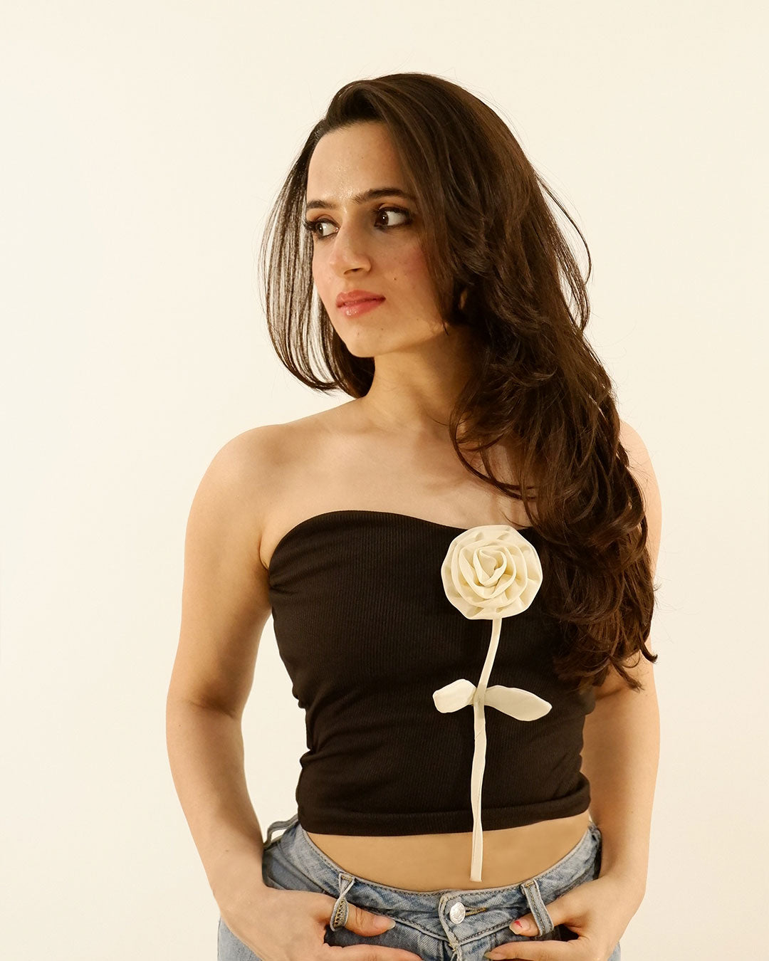 Women Black Strapless Cropped Tube Top